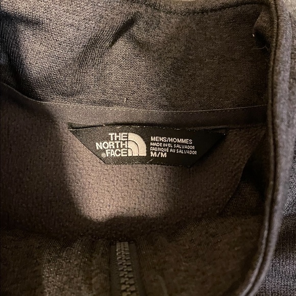 The North Face Men’s 1/2 zip pullover - Picture 3 of 3